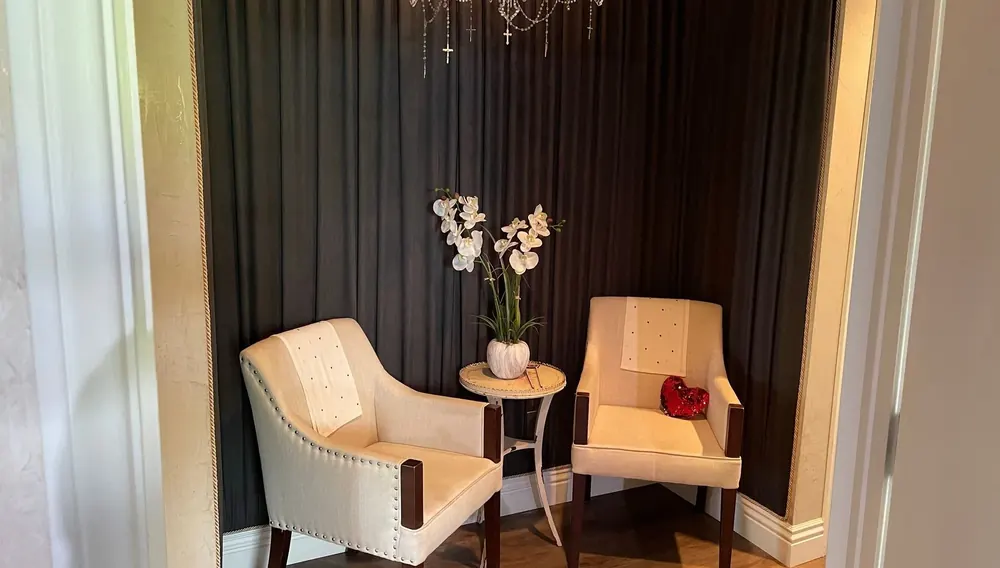 Private consultation seating